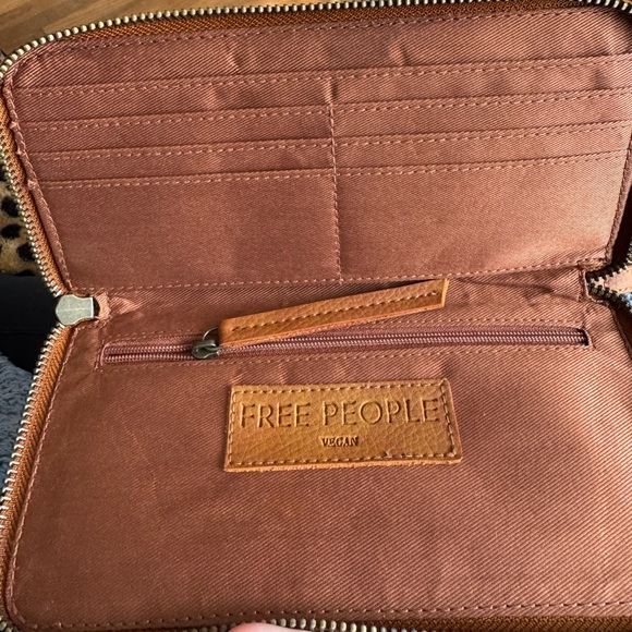 Free People Wallet - Picture 3 of 3